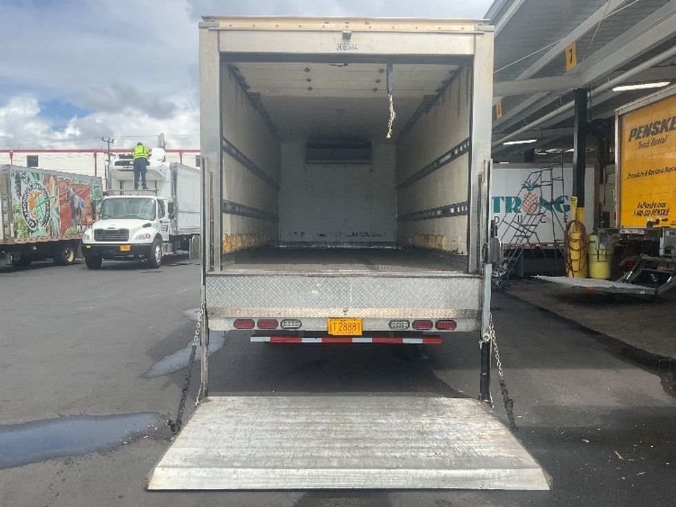 Refrigerated Truck-Light and Medium Duty Trucks-Isuzu-2020-NQR-Torrance-CA-83,622\n\t\tmiles-$ 59,750 - Image 9