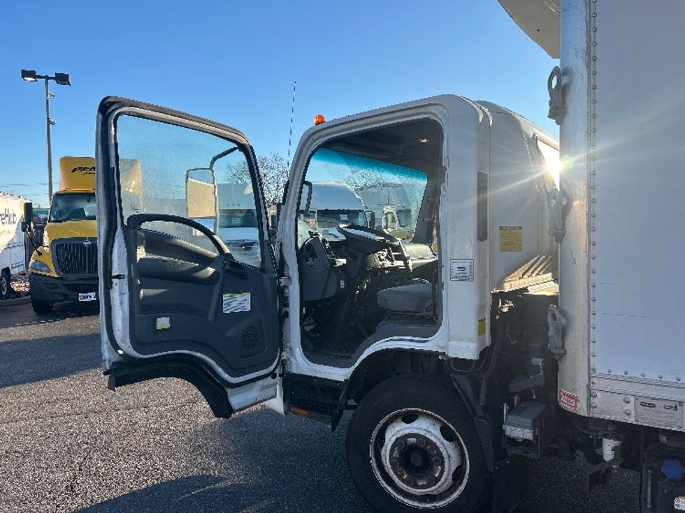 Refrigerated Truck-Light and Medium Duty Trucks-Isuzu-2020-NQR-West Babylon-NY-112,858\n\t\tmiles-$ 47,500 - Image 16