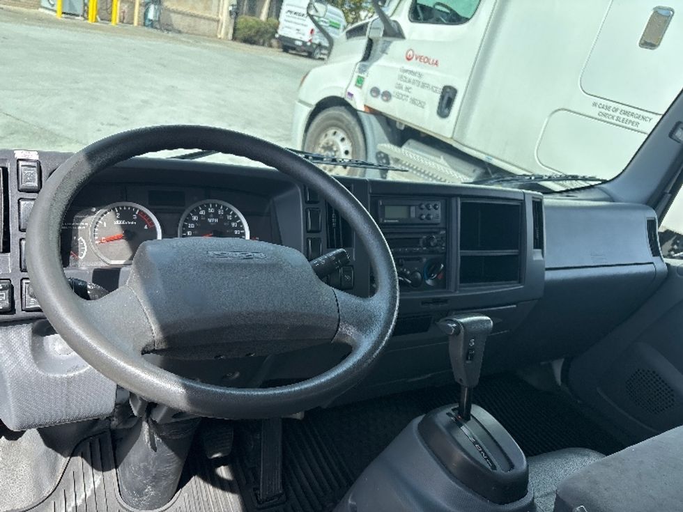 Refrigerated Truck-Light and Medium Duty Trucks-Isuzu-2020-NQR-West Sacramento-CA-203,279\n\t\tmiles-$ 33,750 - Image 17