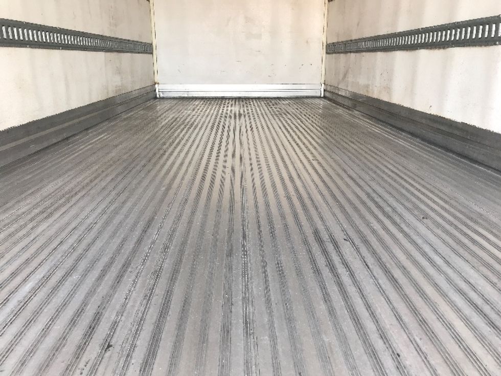 Refrigerated Truck-Light and Medium Duty Trucks-Isuzu-2020-NRR-Bensalem-PA-128,039\n\t\tmiles-$ 47,500 - Image 10