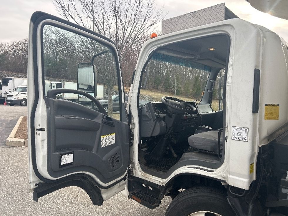 Refrigerated Truck-Light and Medium Duty Trucks-Isuzu-2020-NRR-Braintree-MA-251,691\n\t\tmiles-$ 22,750 - Image 16