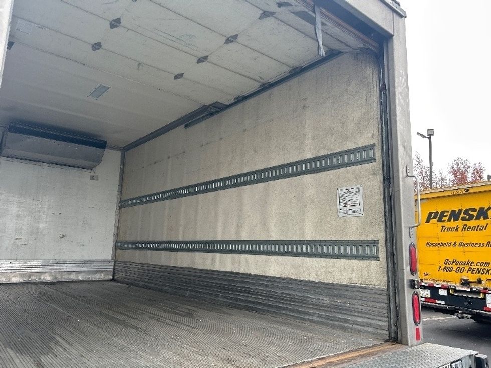 Refrigerated Truck-Light and Medium Duty Trucks-Isuzu-2020-NRR-Ceres-CA-134,103\n\t\tmiles-$ 52,250 - Image 12