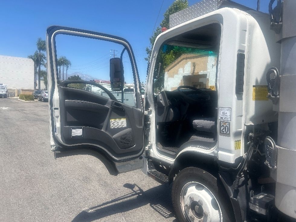 Refrigerated Truck-Light and Medium Duty Trucks-Isuzu-2020-NRR-Chino-CA-97,776\n\t\tmiles-$ 50,000 - Image 16