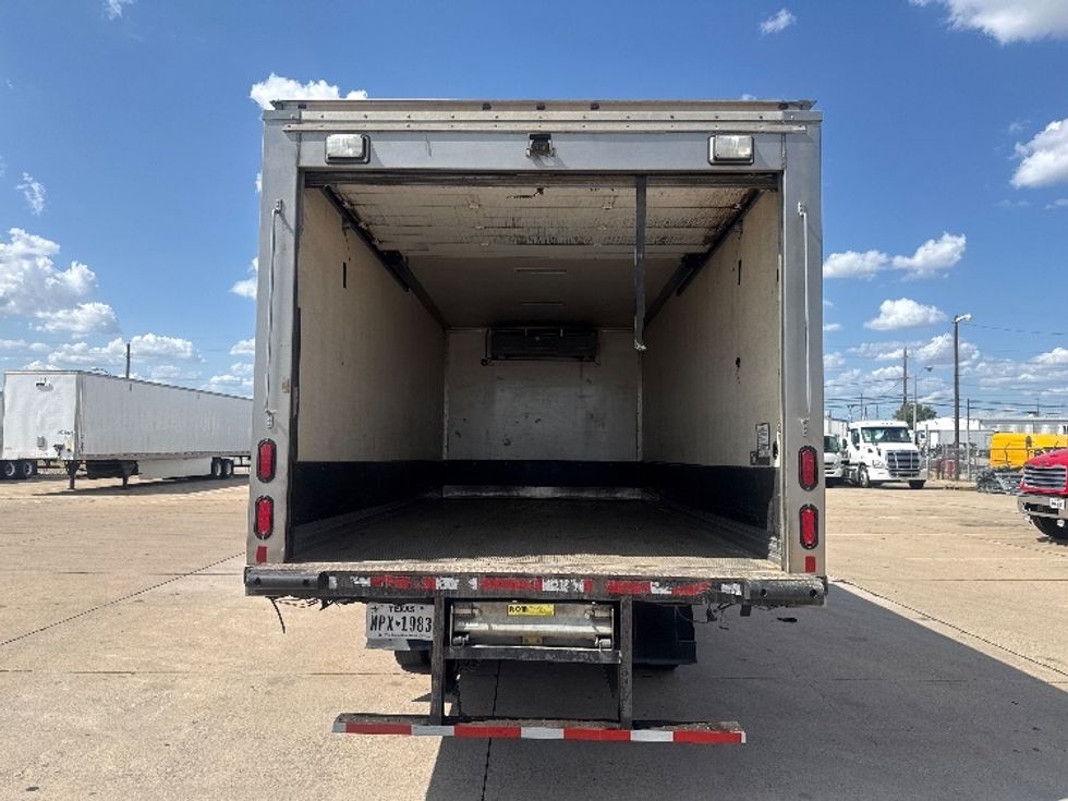 Refrigerated Truck-Light and Medium Duty Trucks-Isuzu-2020-NRR-Dallas-TX-130,894\n\t\tmiles-$ 51,750 - Image 8