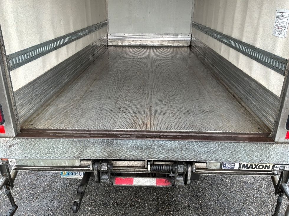 Refrigerated Truck-Light and Medium Duty Trucks-Isuzu-2020-NRR-Everett-WA-149,146\n\t\tmiles-$ 50,250 - Image 10