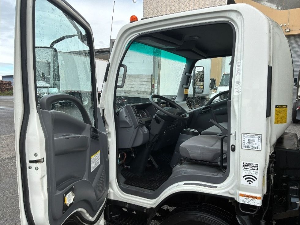 Refrigerated Truck-Light and Medium Duty Trucks-Isuzu-2020-NRR-Everett-WA-149,146\n\t\tmiles-$ 50,250 - Image 16