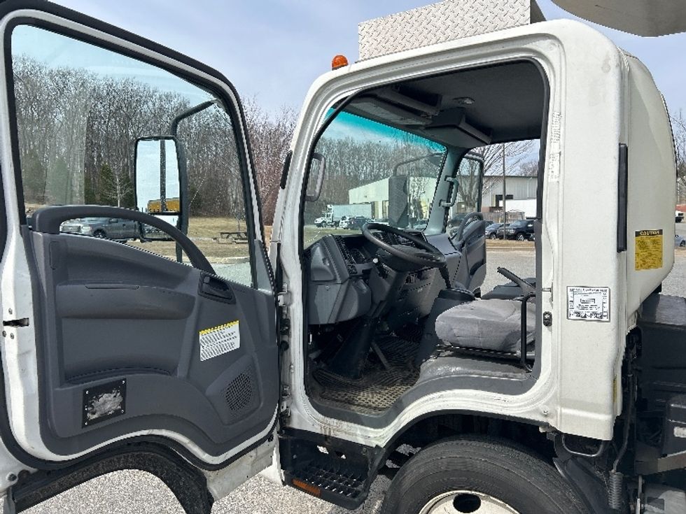 Refrigerated Truck-Light and Medium Duty Trucks-Isuzu-2020-NRR-Fitchburg-MA-234,296\n\t\tmiles-$ 24,000 - Image 15
