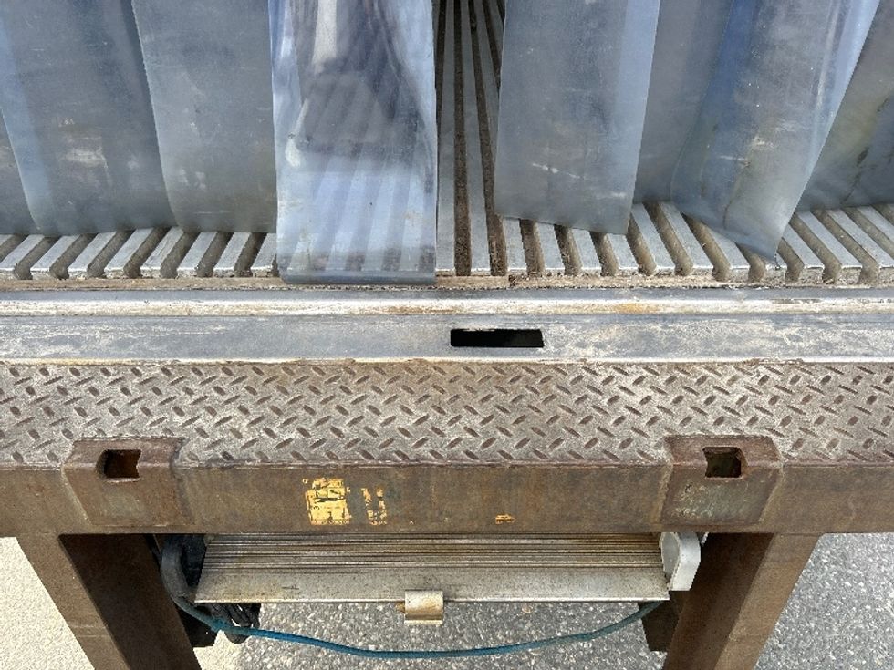 Refrigerated Truck-Light and Medium Duty Trucks-Isuzu-2020-NRR-Fitchburg-MA-234,296\n\t\tmiles-$ 24,000 - Image 9