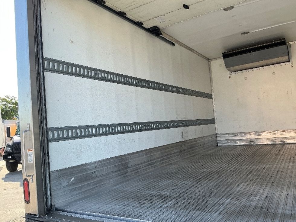 Refrigerated Truck-Light and Medium Duty Trucks-Isuzu-2020-NRR-Fresno-CA-137,300\n\t\tmiles-$ 57,250 - Image 11