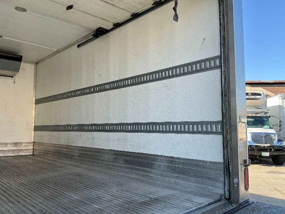 Refrigerated Truck-Light and Medium Duty Trucks-Isuzu-2020-NRR-Fresno-CA-137,300\n\t\tmiles-$ 57,250 - Image 12