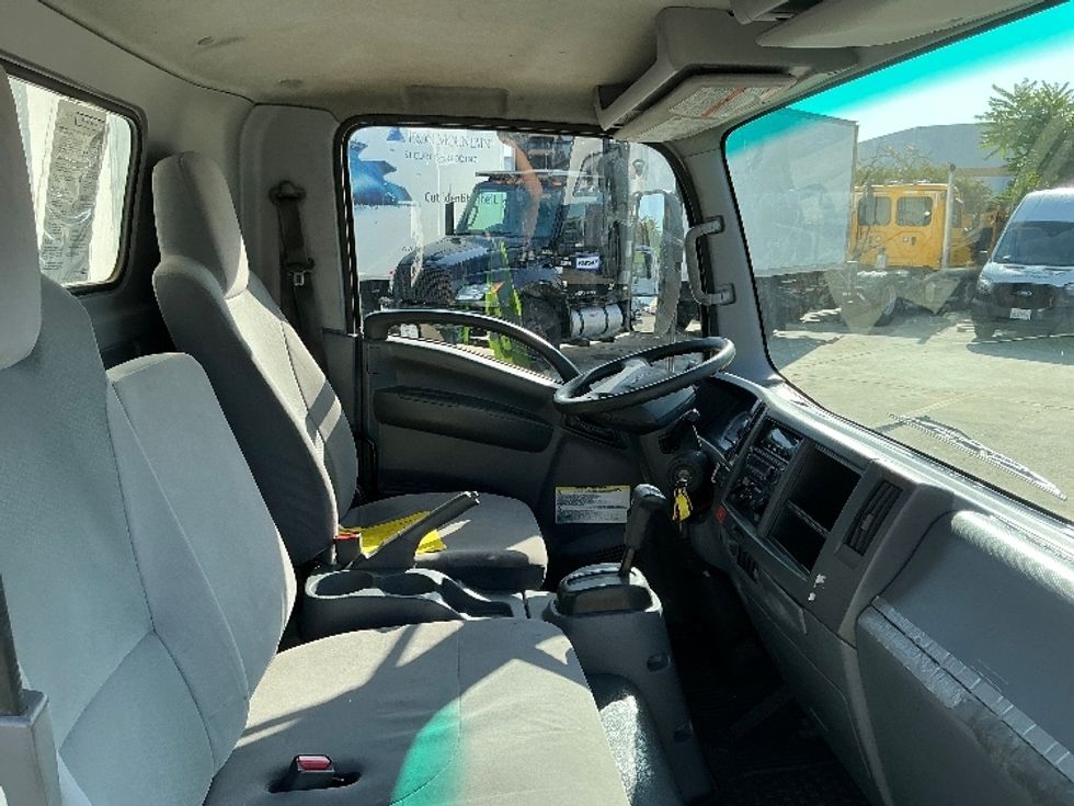 Refrigerated Truck-Light and Medium Duty Trucks-Isuzu-2020-NRR-Fresno-CA-137,300\n\t\tmiles-$ 57,250 - Image 22