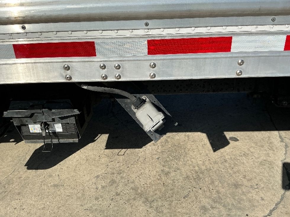 Refrigerated Truck-Light and Medium Duty Trucks-Isuzu-2020-NRR-Fresno-CA-137,300\n\t\tmiles-$ 57,250 - Image 25