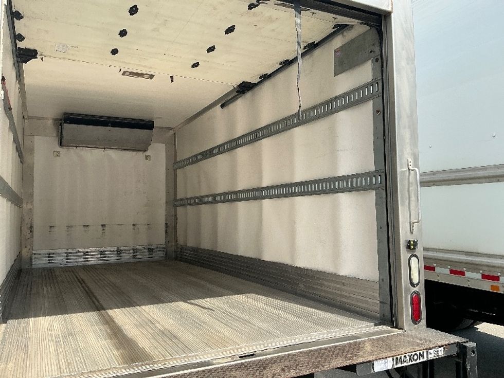 Refrigerated Truck-Light and Medium Duty Trucks-Isuzu-2020-NRR-Greer-SC-229,901\n\t\tmiles-$ 32,500 - Image 11