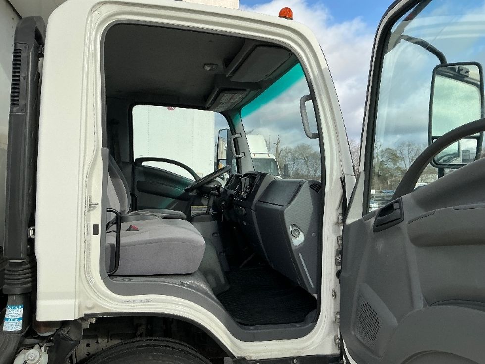 Refrigerated Truck-Light and Medium Duty Trucks-Isuzu-2020-NRR-Hammond-LA-97,473\n\t\tmiles-$ 58,250 - Image 19