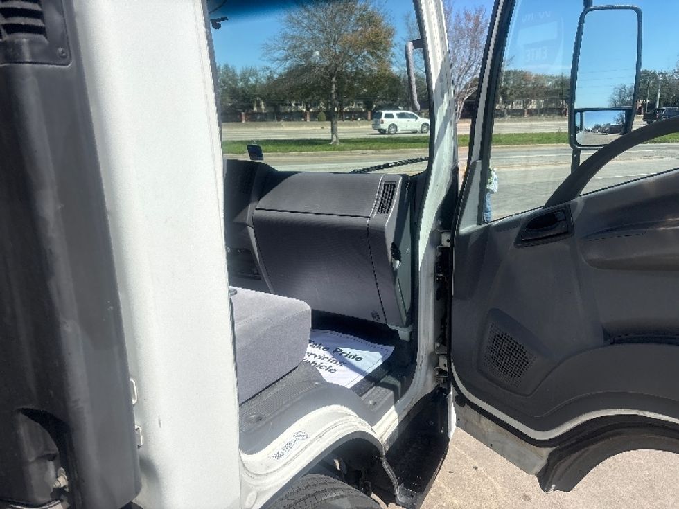 Refrigerated Truck-Light and Medium Duty Trucks-Isuzu-2020-NRR-Houston-TX-109,190\n\t\tmiles-$ 54,000 - Image 19