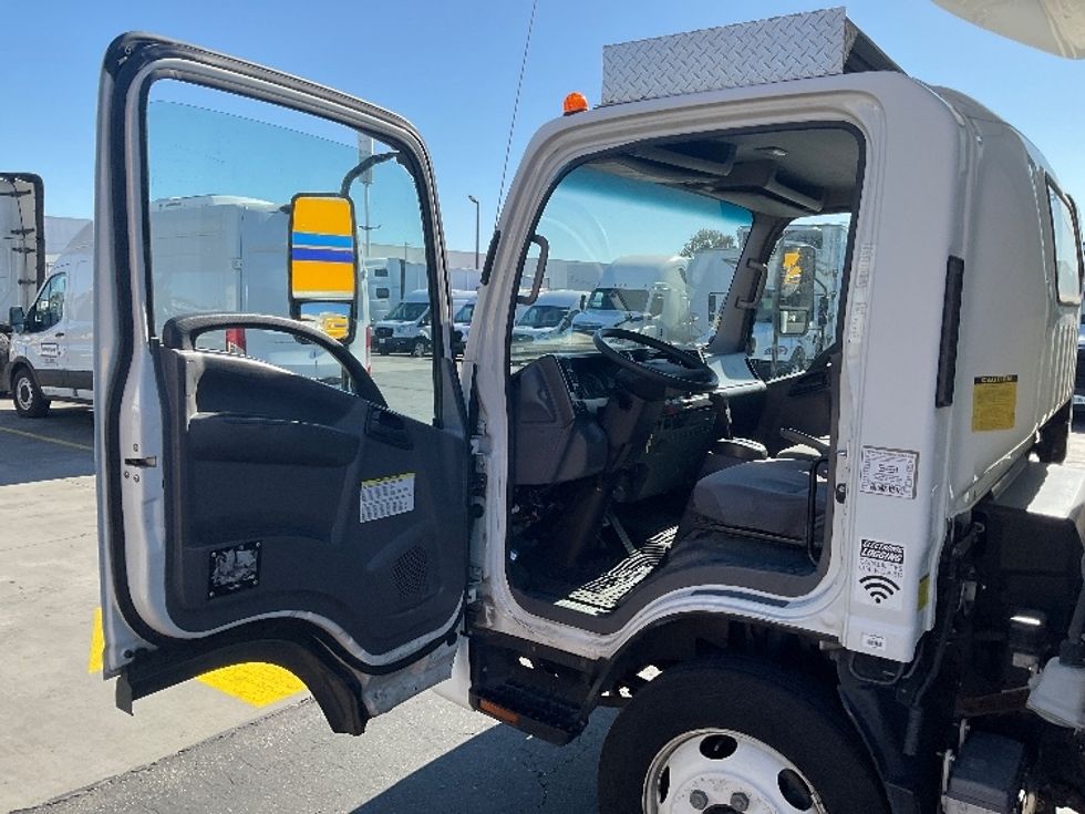 Refrigerated Truck-Light and Medium Duty Trucks-Isuzu-2020-NRR-La Mirada-CA-183,562\n\t\tmiles-$ 42,750 - Image 16
