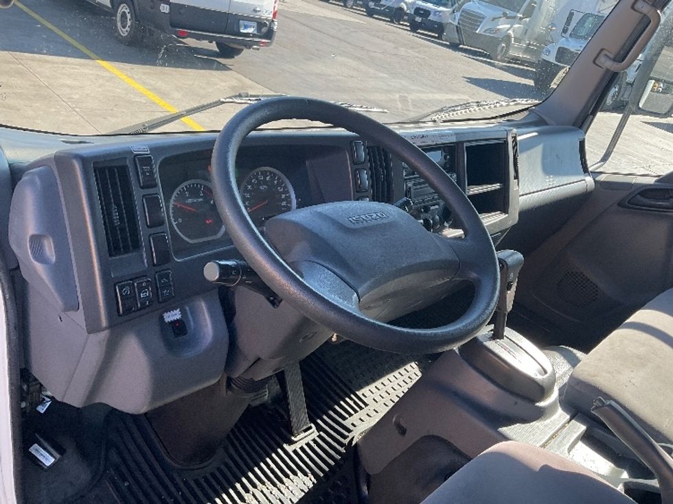 Refrigerated Truck-Light and Medium Duty Trucks-Isuzu-2020-NRR-La Mirada-CA-183,562\n\t\tmiles-$ 42,750 - Image 17
