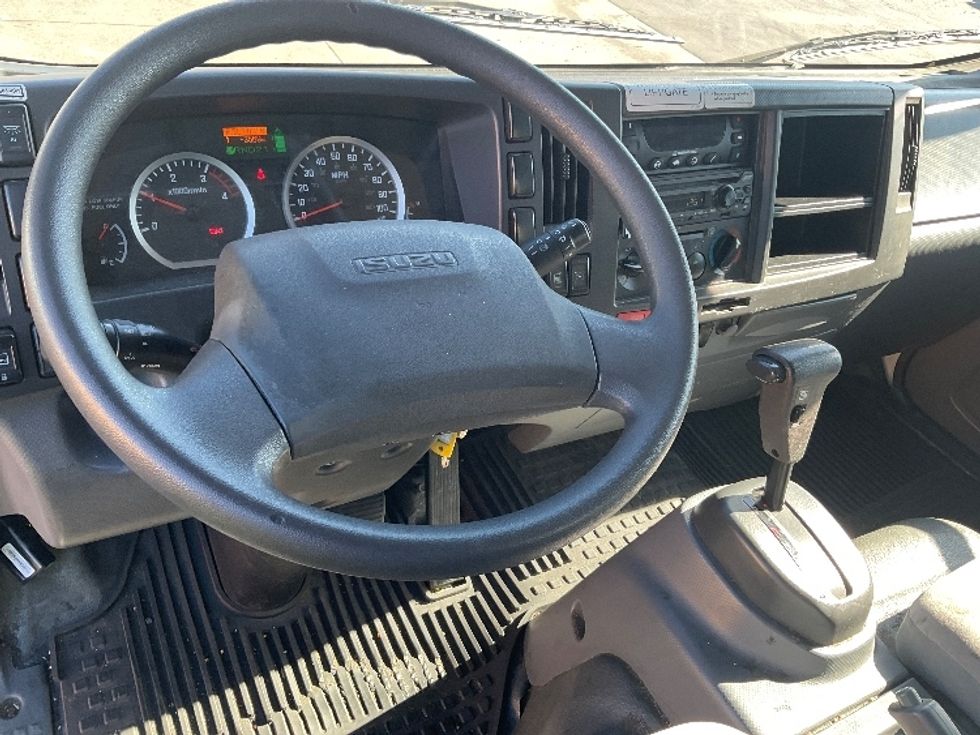 Refrigerated Truck-Light and Medium Duty Trucks-Isuzu-2020-NRR-La Mirada-CA-183,562\n\t\tmiles-$ 42,750 - Image 18