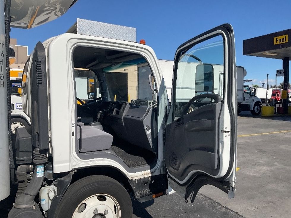 Refrigerated Truck-Light and Medium Duty Trucks-Isuzu-2020-NRR-La Mirada-CA-183,562\n\t\tmiles-$ 42,750 - Image 20