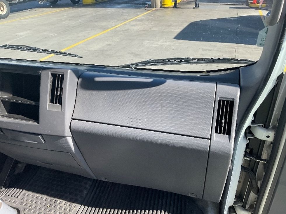 Refrigerated Truck-Light and Medium Duty Trucks-Isuzu-2020-NRR-La Mirada-CA-183,562\n\t\tmiles-$ 42,750 - Image 21