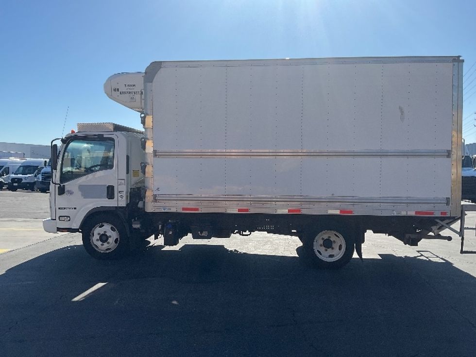 Refrigerated Truck-Light and Medium Duty Trucks-Isuzu-2020-NRR-La Mirada-CA-183,562\n\t\tmiles-$ 42,750 - Image 4