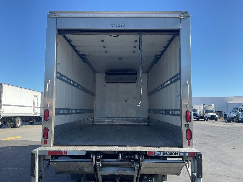 Refrigerated Truck-Light and Medium Duty Trucks-Isuzu-2020-NRR-La Mirada-CA-183,562\n\t\tmiles-$ 42,750 - Image 8