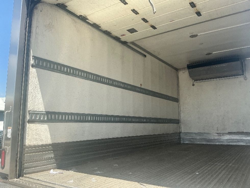 Refrigerated Truck-Light and Medium Duty Trucks-Isuzu-2020-NRR-Miami-FL-166,332\n\t\tmiles-$ 46,000 - Image 11