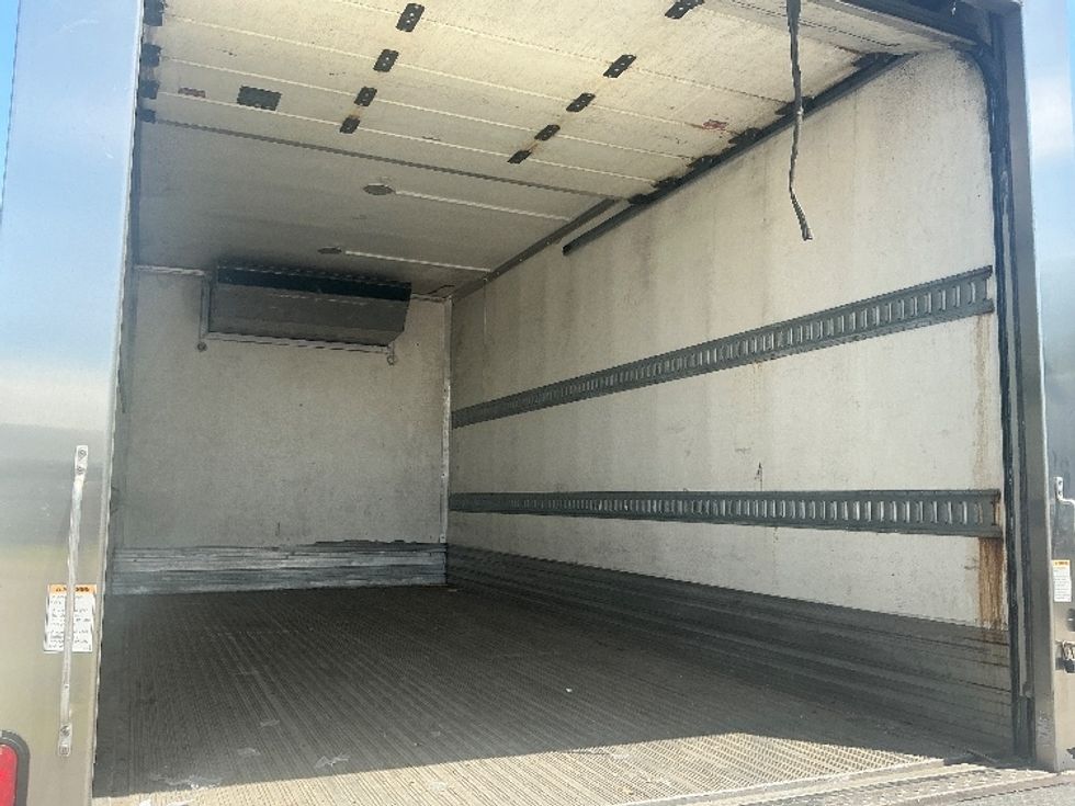 Refrigerated Truck-Light and Medium Duty Trucks-Isuzu-2020-NRR-Miami-FL-166,332\n\t\tmiles-$ 46,000 - Image 12