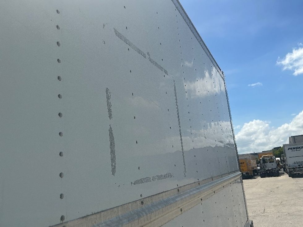 Refrigerated Truck-Light and Medium Duty Trucks-Isuzu-2020-NRR-Miami-FL-166,332\n\t\tmiles-$ 46,000 - Image 25