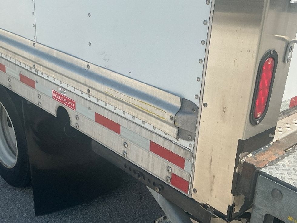 Refrigerated Truck-Light and Medium Duty Trucks-Isuzu-2020-NRR-Miami-FL-166,332\n\t\tmiles-$ 46,000 - Image 31