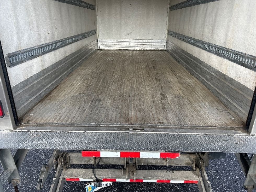 Refrigerated Truck-Light and Medium Duty Trucks-Isuzu-2020-NRR-Middlefield-OH-128,412\n\t\tmiles-$ 53,750 - Image 10