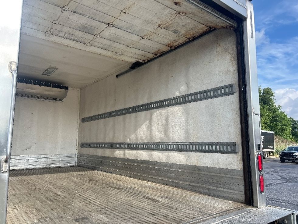 Refrigerated Truck-Light and Medium Duty Trucks-Isuzu-2020-NRR-Middlefield-OH-128,412\n\t\tmiles-$ 53,750 - Image 12