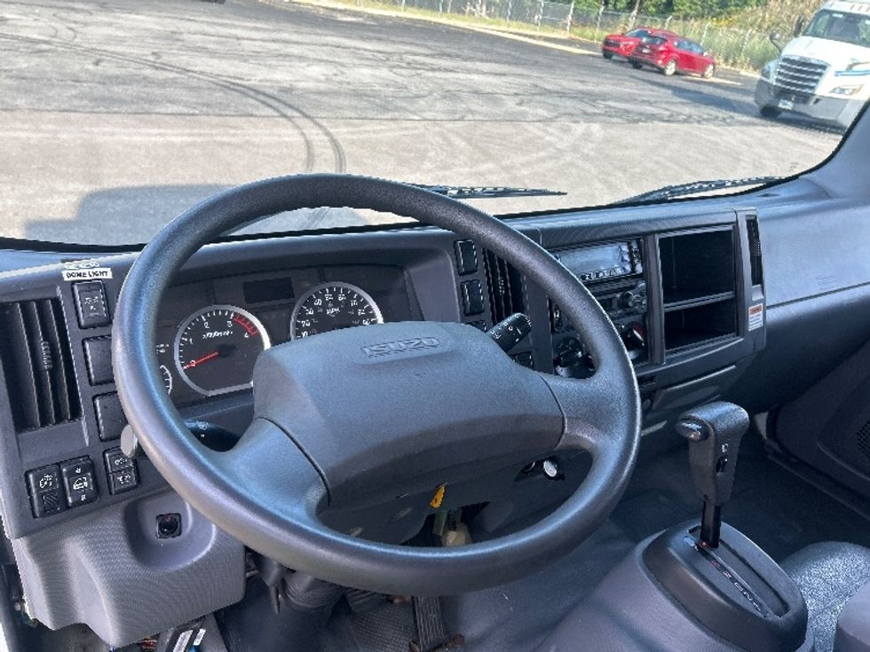 Refrigerated Truck-Light and Medium Duty Trucks-Isuzu-2020-NRR-Middlefield-OH-128,412\n\t\tmiles-$ 53,750 - Image 17