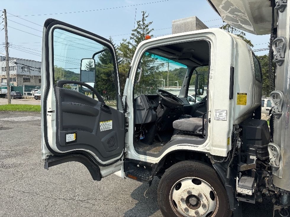 Refrigerated Truck-Light and Medium Duty Trucks-Isuzu-2020-NRR-North Bergen-NJ-147,670\n\t\tmiles-$ 48,750 - Image 16