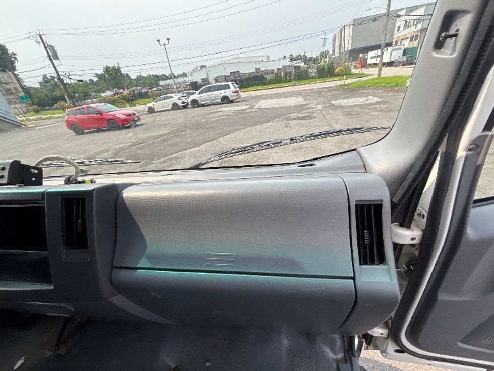 Refrigerated Truck-Light and Medium Duty Trucks-Isuzu-2020-NRR-North Bergen-NJ-147,670\n\t\tmiles-$ 48,750 - Image 21