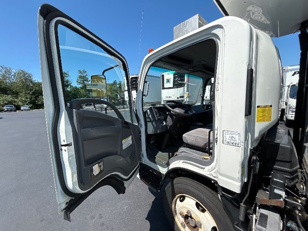 Refrigerated Truck-Light and Medium Duty Trucks-Isuzu-2020-NRR-Norton-MA-99,095\n\t\tmiles-$ 56,000 - Image 16