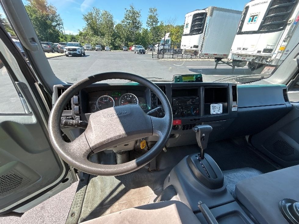 Refrigerated Truck-Light and Medium Duty Trucks-Isuzu-2020-NRR-Norton-MA-99,095\n\t\tmiles-$ 56,000 - Image 18