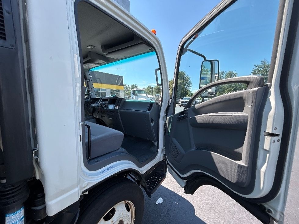 Refrigerated Truck-Light and Medium Duty Trucks-Isuzu-2020-NRR-Norton-MA-99,095\n\t\tmiles-$ 56,000 - Image 20