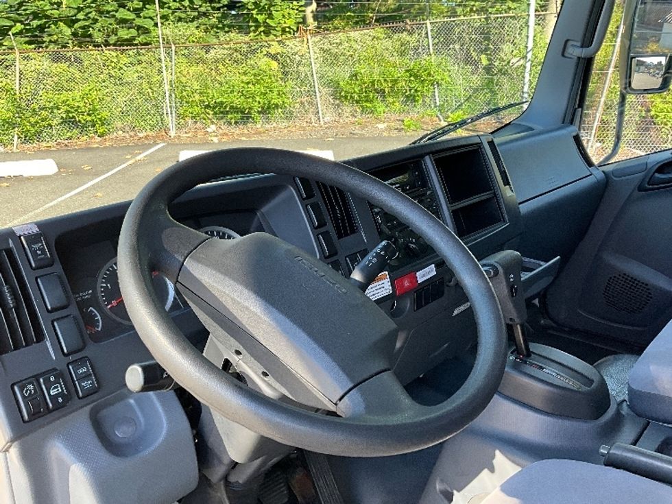 Refrigerated Truck-Light and Medium Duty Trucks-Isuzu-2020-NRR-Pennsauken-NJ-124,683\n\t\tmiles-$ 49,500 - Image 17