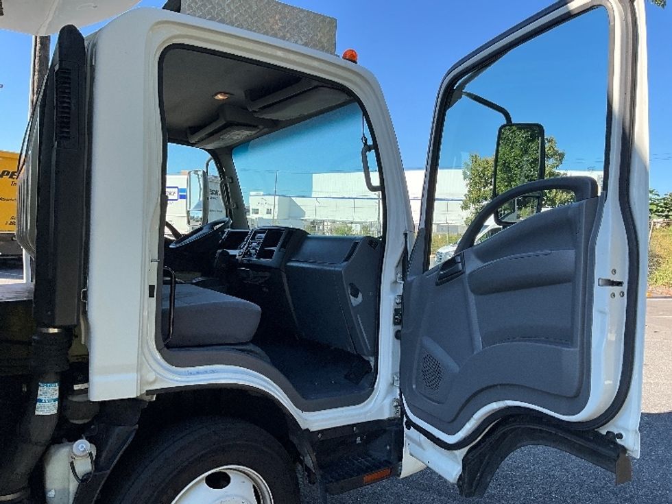 Refrigerated Truck-Light and Medium Duty Trucks-Isuzu-2020-NRR-Pennsauken-NJ-124,683\n\t\tmiles-$ 49,500 - Image 19