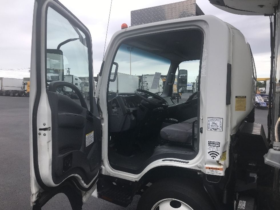 Refrigerated Truck-Light and Medium Duty Trucks-Isuzu-2020-NRR-Pennsauken-NJ-129,860\n\t\tmiles-$ 49,500 - Image 16
