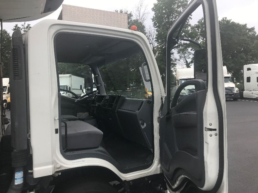 Refrigerated Truck-Light and Medium Duty Trucks-Isuzu-2020-NRR-Pennsauken-NJ-129,860\n\t\tmiles-$ 49,500 - Image 20