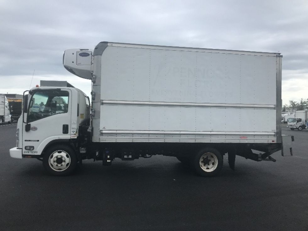 2020 Isuzu NRR photo 4
