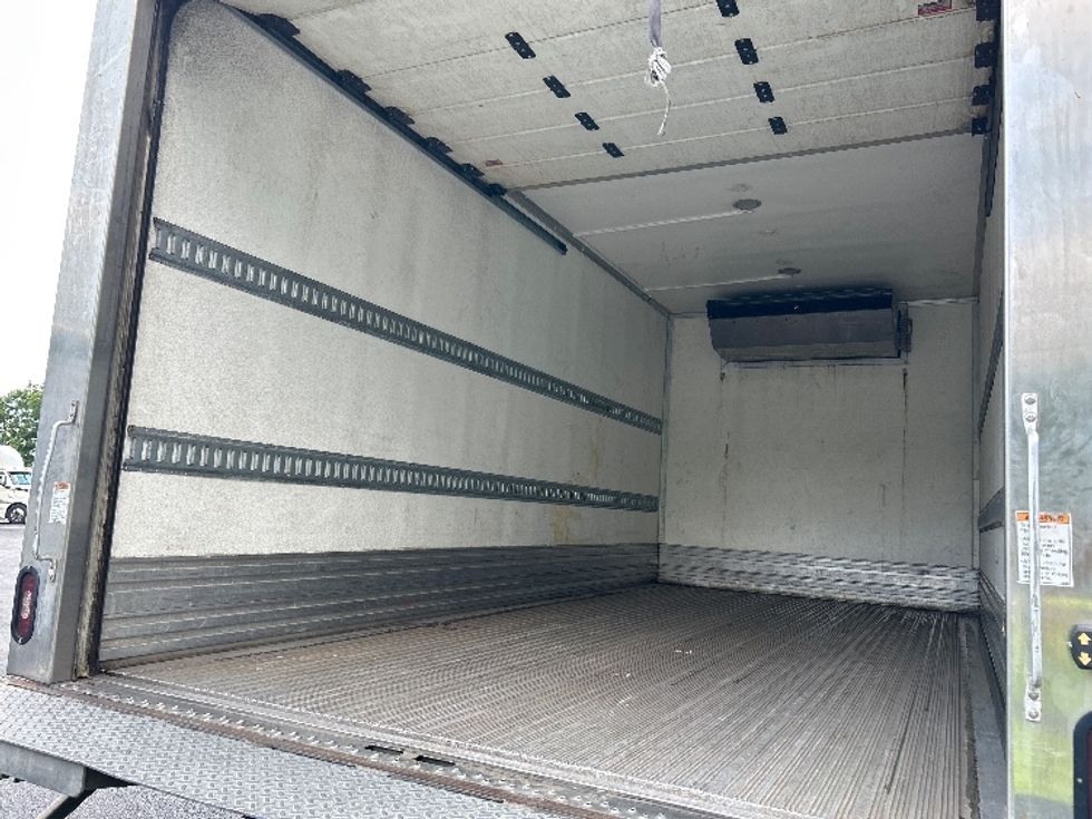 Refrigerated Truck-Light and Medium Duty Trucks-Isuzu-2020-NRR-Pennsauken-NJ-166,756\n\t\tmiles-$ 44,000 - Image 11