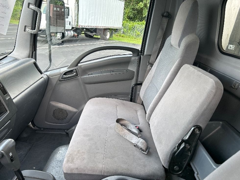 Refrigerated Truck-Light and Medium Duty Trucks-Isuzu-2020-NRR-Pennsauken-NJ-166,756\n\t\tmiles-$ 44,000 - Image 19