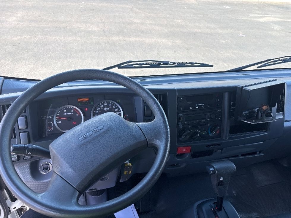 Refrigerated Truck-Light and Medium Duty Trucks-Isuzu-2020-NRR-Phoenix-AZ-161,987\n\t\tmiles-$ 47,750 - Image 18