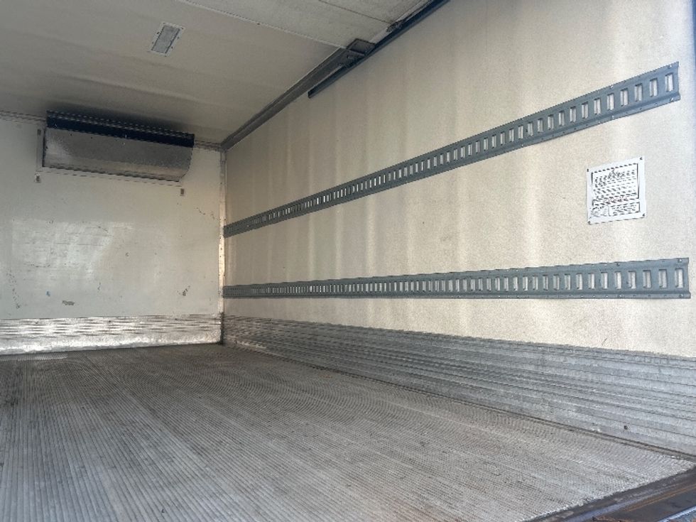 Refrigerated Truck-Light and Medium Duty Trucks-Isuzu-2020-NRR-Portland-OR-128,251\n\t\tmiles-$ 54,500 - Image 12