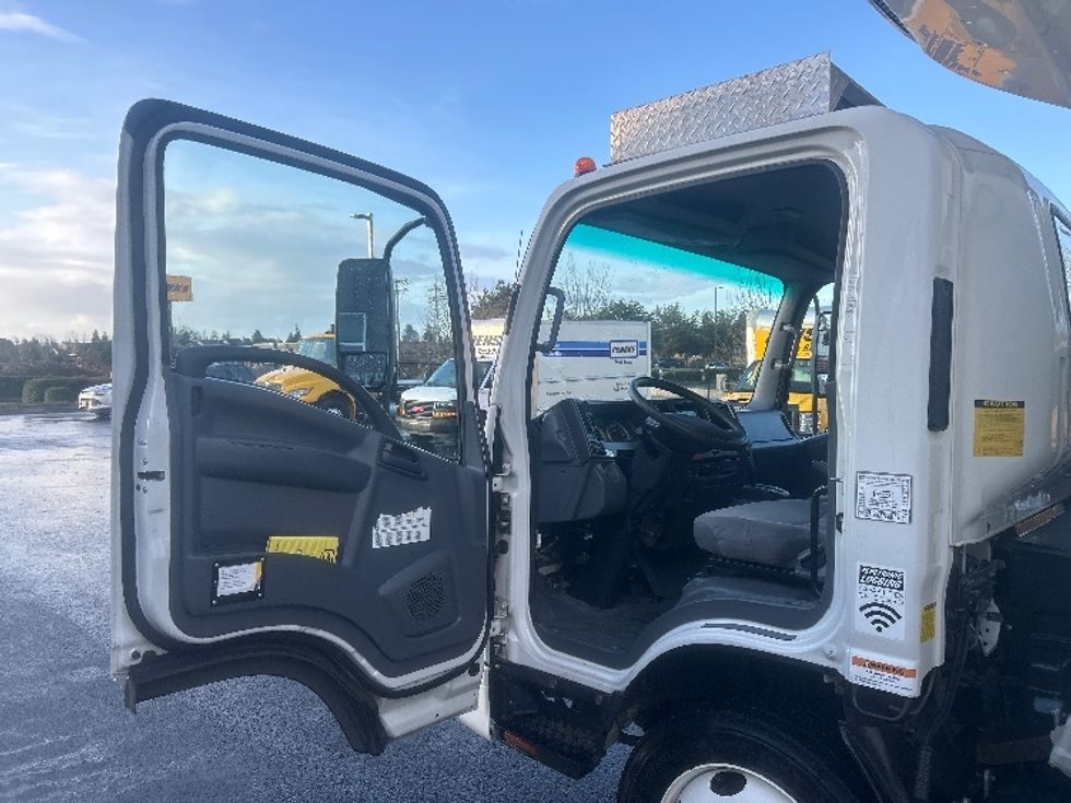 Refrigerated Truck-Light and Medium Duty Trucks-Isuzu-2020-NRR-Portland-OR-128,251\n\t\tmiles-$ 54,500 - Image 16