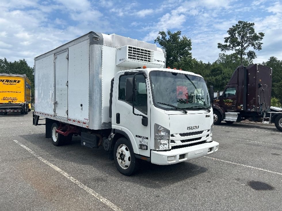 Refrigerated Truck-Light and Medium Duty Trucks-Isuzu-2020-NRR-Prince George-VA-165,984\n\t\tmiles-$ 37,000 - Image 1