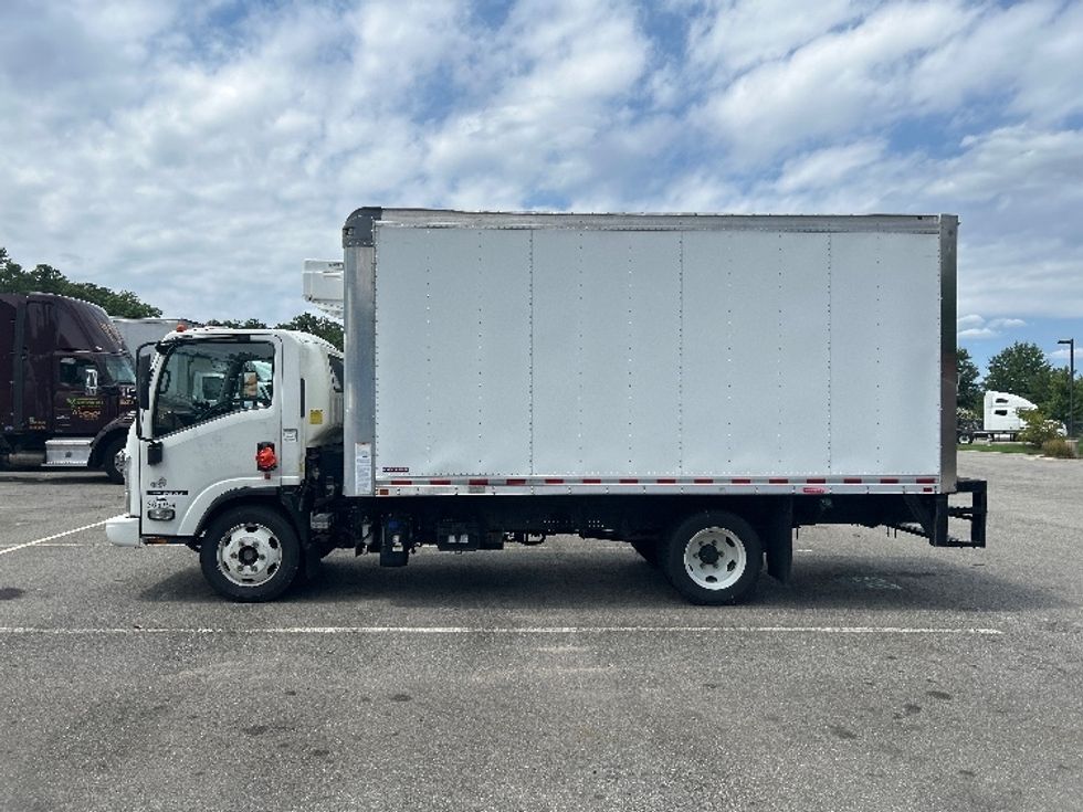 Refrigerated Truck-Light and Medium Duty Trucks-Isuzu-2020-NRR-Prince George-VA-165,984\n\t\tmiles-$ 37,000 - Image 4